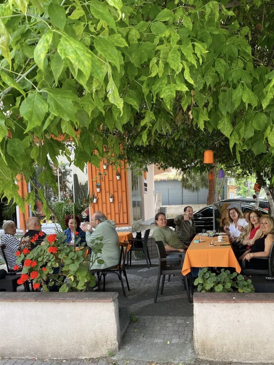 turuncu_artcafe's tweet photo. Bahçe sezonumuz açıldı ve ilk kahvaltımız ����🧡 https://t.co/GYETDn4mYN