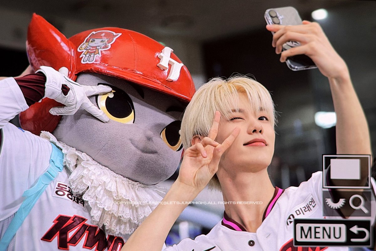LetsJumpHigh's tweet photo. 260531 동글이랑ㅋㅋ
#이정현 #LEEJEONGHYEON #EVNNE https://t.co/tUML75aNoB