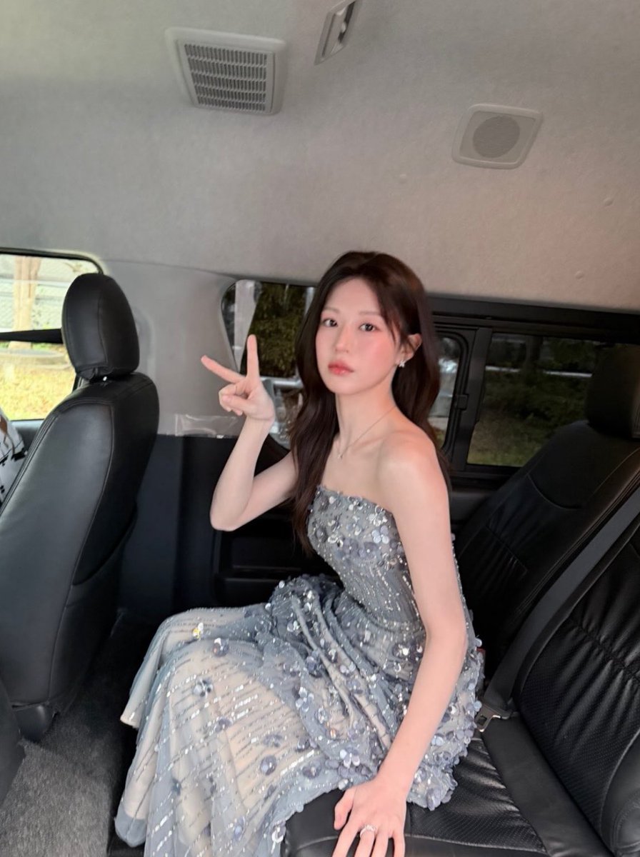 gyjbase's tweet photo. Go Younjung is on the way to steal your heart in new instagram post. https://t.co/L1LEX9Rl4G