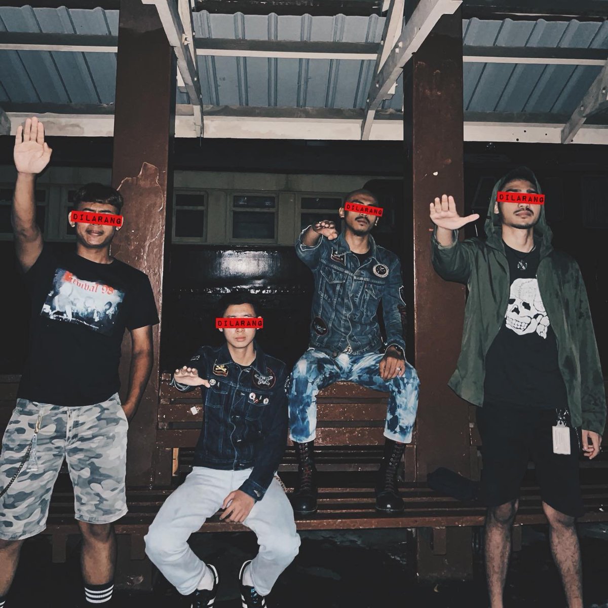 ultras_antifaa's tweet photo. Doesn't this neo-nazi/fascist group called "Malacca Stompers", active in Malaysia, look genuinely ridiculous? 

If they had lived in the 1940s, the SS they admire would probably have wanted to exterminate them because of their skin colour and origins. https://t.co/KeZlKsDLTK