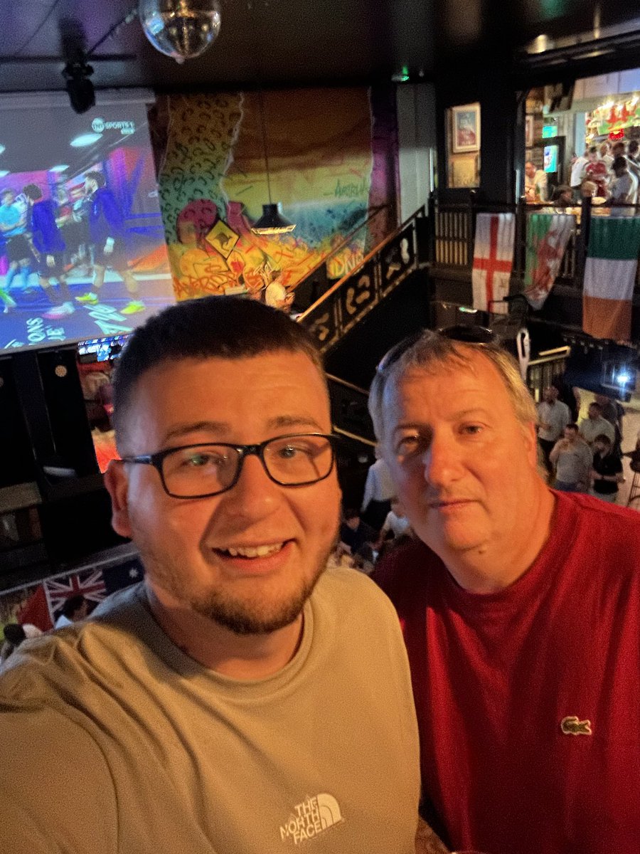 AlwaysAGooner1's tweet photo. It wasn’t to be. Great day in the walkabout in Cardiff. Arsenal fans every where. Fans still singing even after the final whistle. Champions of England we know what we are! We go again next season. Up the Arsenal!!!!! https://t.co/eN0ZfSOOHs