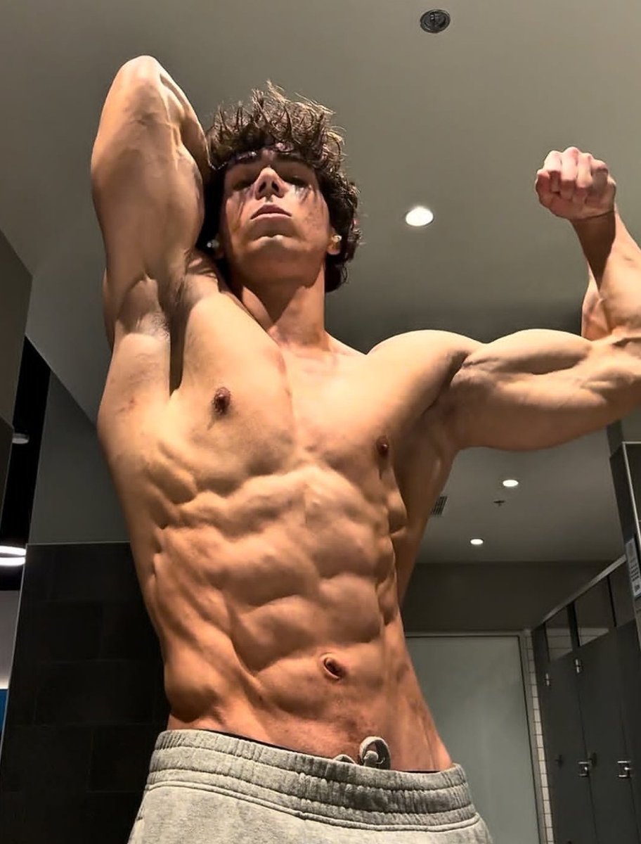 EastonS49629's tweet photo. Not everyone is built to lead. Some are built to follow. Know the difference.
#findom420 #findomx #findomni #findomcanada #findomusa #cashmaster #masterdrains #alphaworship #feetpicsforsales #feetmen #feetworshi̇p #subnow https://t.co/maXCaB3a4a