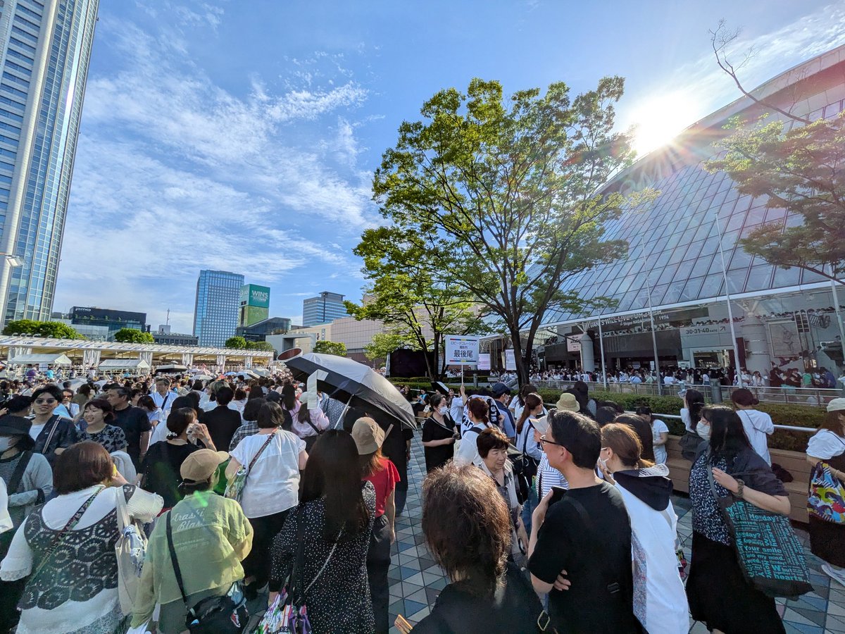 fumi_tropp's tweet photo. せっかくだから今日のダービーは後楽園のウインズで観てきた https://t.co/GFENINX6ZD