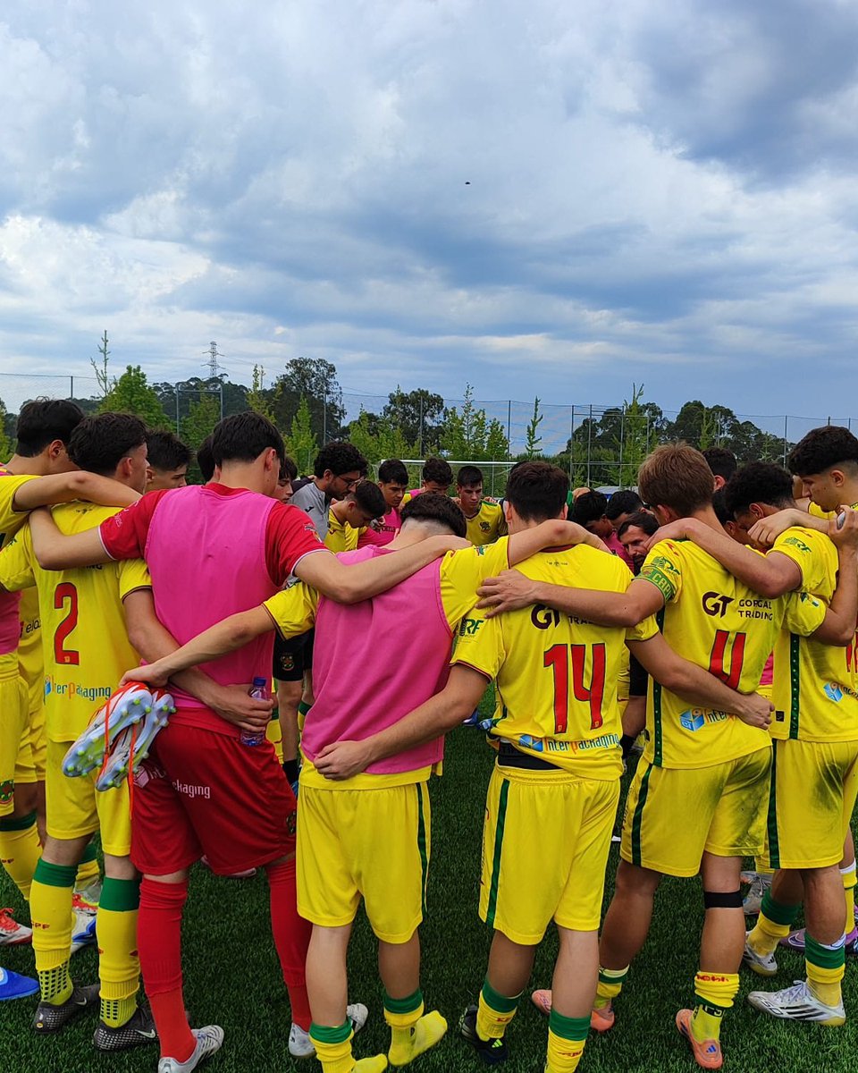 fcpf's tweet photo. 𝗗𝗘 𝗩𝗢𝗟𝗧𝗔! 💛

Com os resultados deste fim de semana, os Sub-17 garantiram a subida à I Divisão Nacional de Juniores B. 🤩

Parabéns a todos pelo excelente trabalho desenvolvido ao longo da temporada. A missão está cumprida! 👏✅

#DefendeOAmarelo #FormaçãoFCPF https://t.co/4HQCvMvtEr