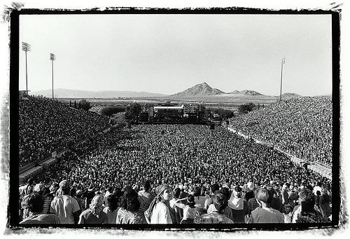 TJStJerome's tweet photo. Grateful Dead 5/31/92 Sam Boyd Silver Bowl Las Vegas NV https://t.co/B5CXLiJeBy via @YouTube🌹💀 https://t.co/SzYZBPMghX