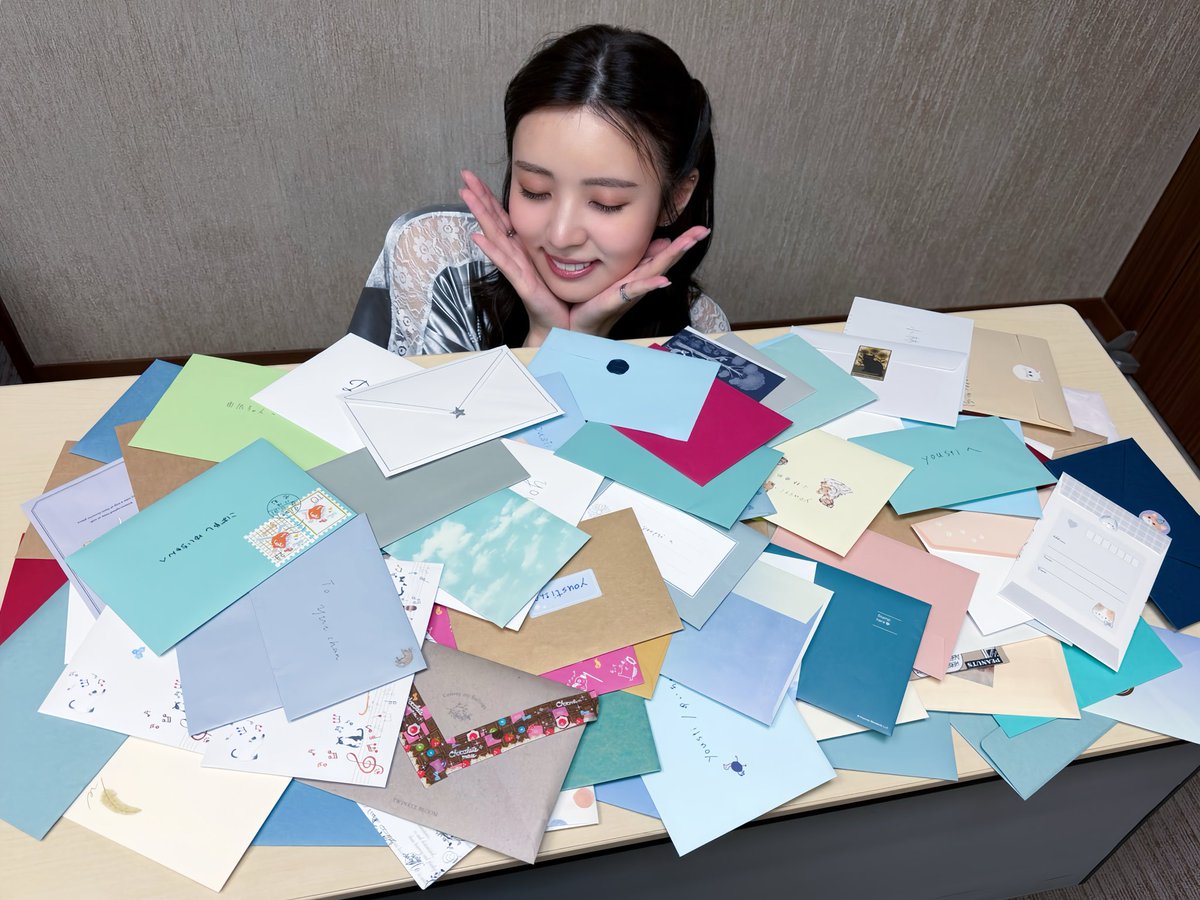 yui_and_staff's tweet photo. #yousti

1st Single 'Game of Life'
シリアル応募イベントミニショーケース

aistiの声たくさん聞けて嬉しかったです🫧‧₊˚

本日お持ちいただいたファンレターも
ゆっくり読ませていただきます💌ྀི｡˚

また、youstiに会いに来てくださいね🫶🏻

#aisti
#yousti_GameofLife
#yousti_GoL
#小林由依 https://t.co/1jojHGw7zd