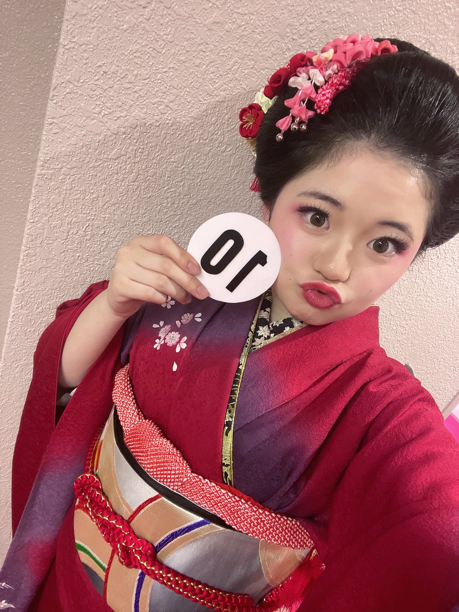 k_kana20060128's tweet photo. #着物装いコンテスト 
今日は全国大会でした👘
結果は悔しくも1次審査通過できなく3位…

体調管理、練習不足、、、

昨日の練習の方が良かったなって思います😅また全国大会まで行けるように精進します！次は女王目指すぞ👸

久しぶりの浅草でした〜🏮
また来年行けるかな👘 https://t.co/1yR6vg6SoK