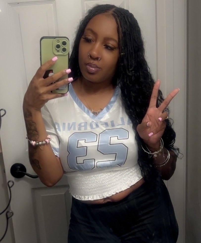 ItsJerri2U's tweet photo. Was bored so I popped out https://t.co/uQ1Pbf1V9F