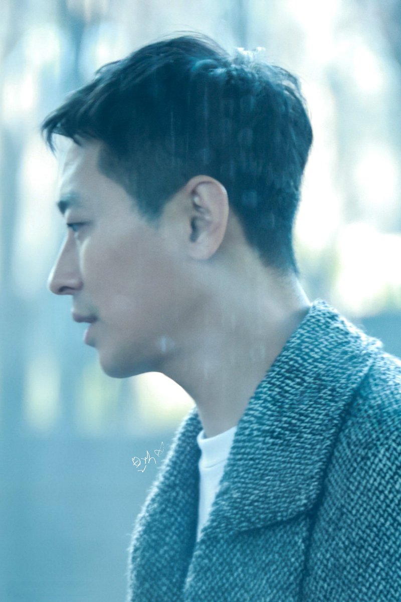 blackoutwith's tweet photo. 이거 안 올렸던거 같ㅇ다 ..
코엑스에서 길 잃다가 띨롱 마주쳐버림
극장 어두운거 뭣 모르고 카메라 들다가 다 말아먹고 터벅터벅 나오는데 놀라서 멀리서 찍기만 했던 과거의 나 ◠ ͜ ◠...

230108 젠틀맨 무대인사 주지훈 https://t.co/UDw3kTSQHq