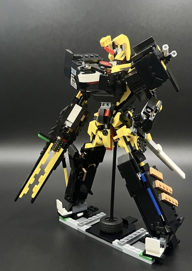 LEGOchami's tweet photo. #レボシェルコン9
機体名: G63 ARMOR   AMG SL63
セットナンバー: 76924
元から2台入りセットでボリュームはあるが
ボールジョイントが無い為、他のセットを足そうかと悩みましたが、難易度は高い方が楽しいので1セットMOCに😁
スピードのSL63に増加装甲のG63。

部屋が汚いから背景はAI処理です💦 https://t.co/WMXfFBGmZu