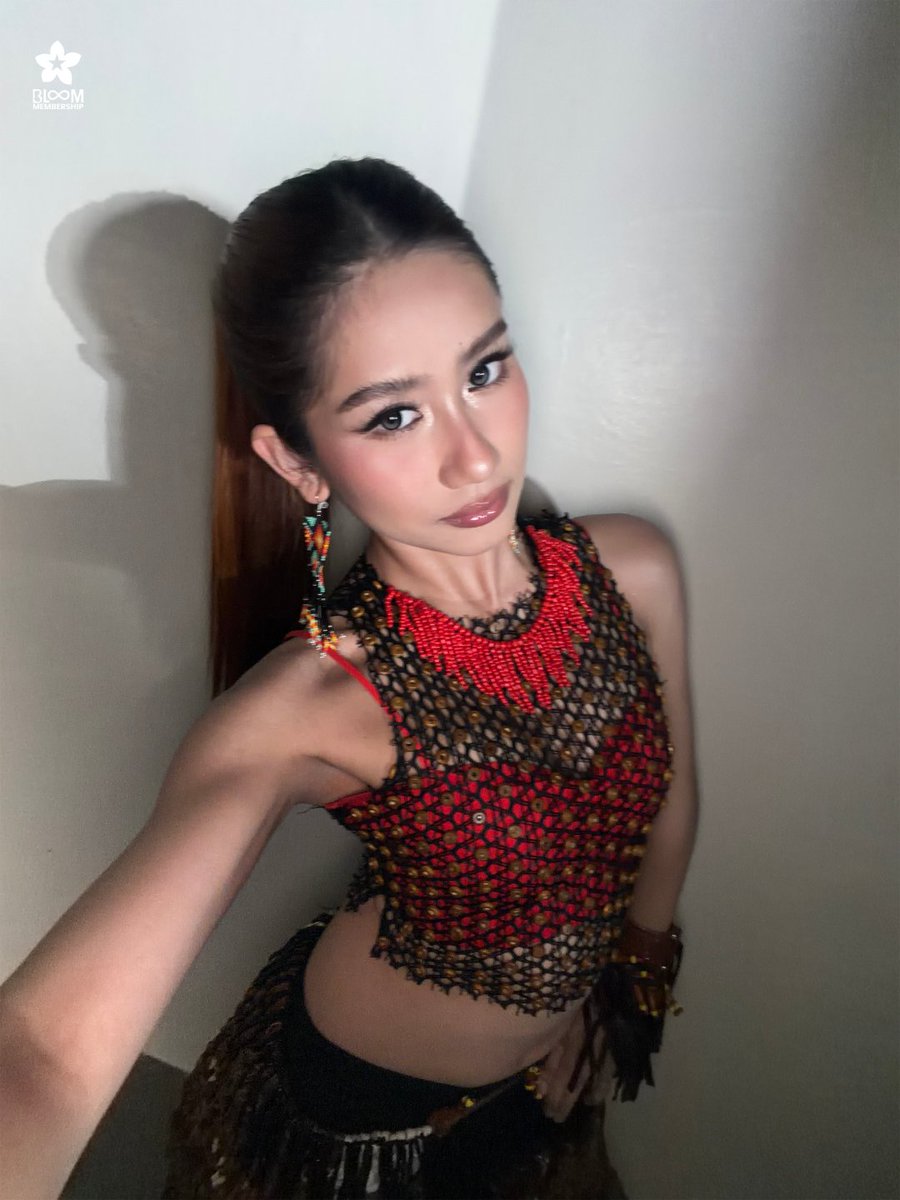 bloom_weverse's tweet photo. 📷 #BINI_PH [MEMBERSHIP: Kaogma Festival Selfie Series: Jhoanna and Sheena] 05312026

#BINI https://t.co/yT3Qx0HjUC