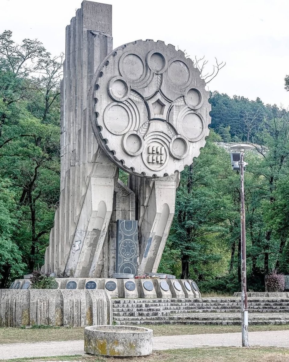 Dee_Floki's tweet photo. Brutalism in Former Yugoslavia https://t.co/Rqm24NFTgK