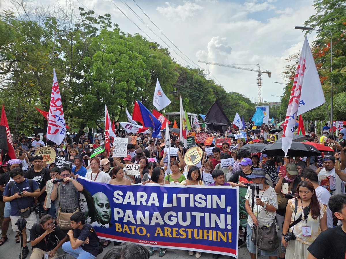 mongster's tweet photo. Duterte panagutin!
Marcos singilin!
Bato arestuhin!

Sumana sa pagkilos sa Senado, 2pm, Hunyo 1

Tutulan at labanan ang tangkang baguhin ang Senate rules pabor kay Bato at mga kurakot na Senador. 

Senado, pugad at protektor ng mga korap at berdugo! https://t.co/RGvMMYd3Gz