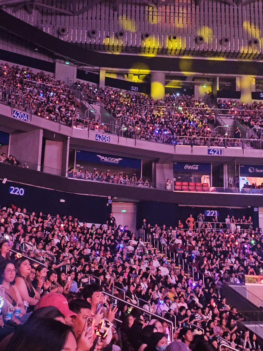 Manila Concert Scene tweet media