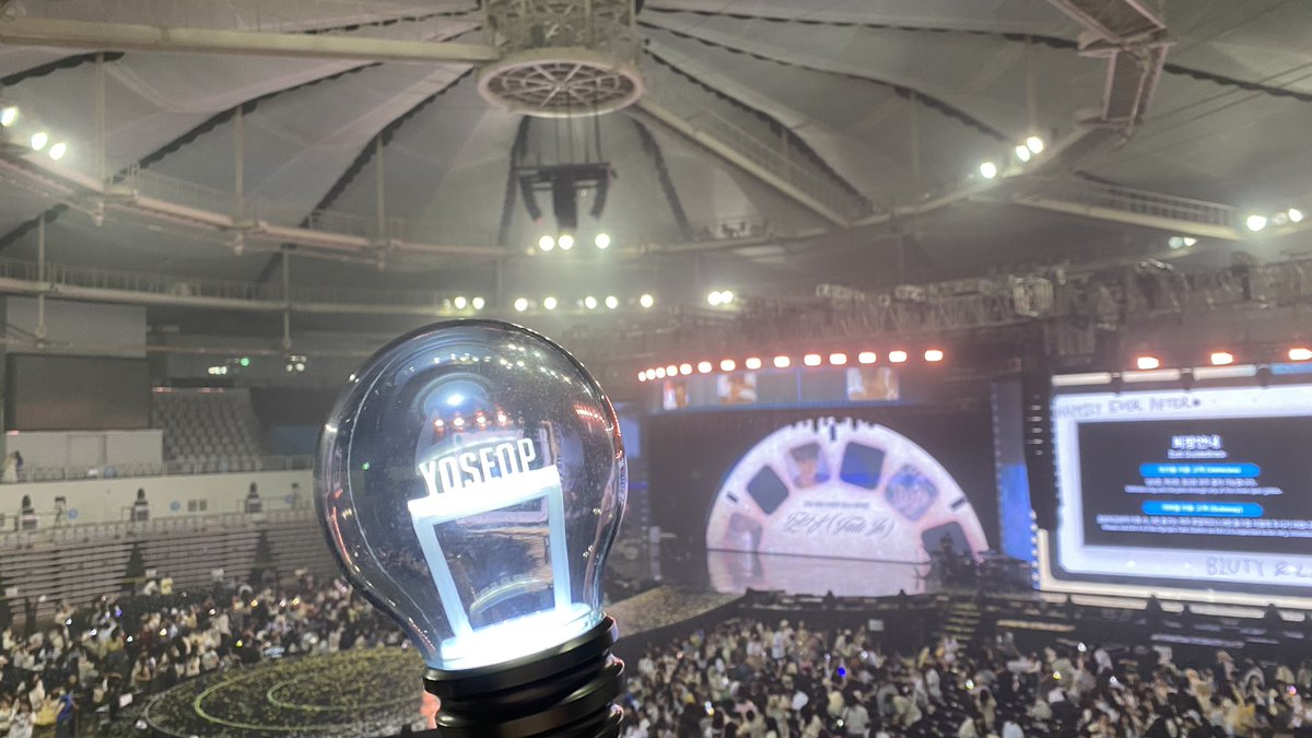 BUO091016's tweet photo. 현생이 너무 힘들어서 여기도 못들어오고 알림만 뜨면 확인하고 앨범사고 노래듣고 그렇게만 살고 있었는데
오늘 첫소절 듣자마자 눈물부터 남…
듣고 싶었던 노래 다 들었고 힘들었을 때 들었던 노래 다 들었으니까 이제 다시 힘내서 살아갈 에너지 얻음
나의 가수 나의 STAR 양요섭 사랑해 https://t.co/VBpmWWXONZ