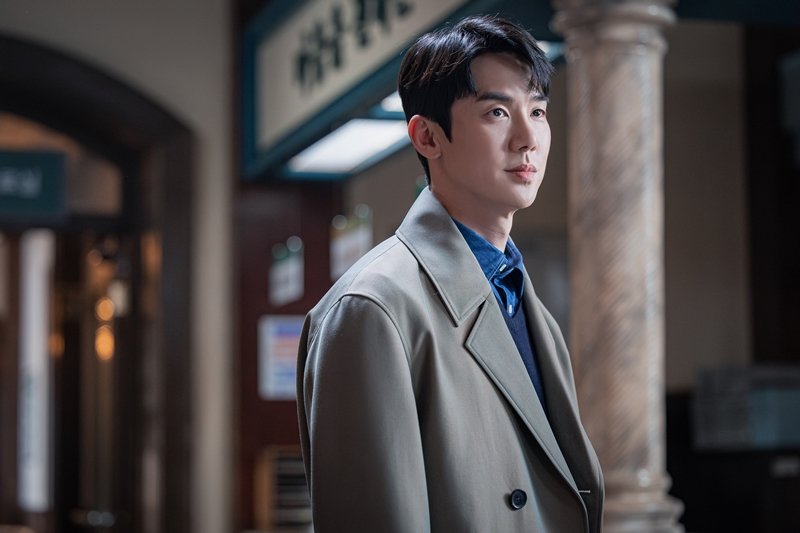 Yeonseok411_IFC's tweet photo. "Change is definitely an essential element for me, even though it can sometimes be a risk as well. However, because I believe those changes are necessary for myself, I think I always try to approach each project by showing a different side of me." ㅡ #YooYeonSeok https://t.co/uMHZMsP0Db