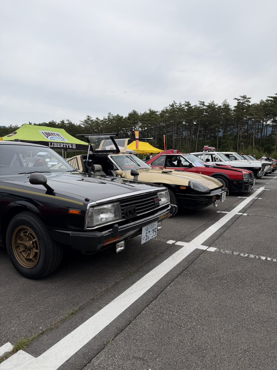 yaaaaaasu0730's tweet photo. 第5回富士山自動車博覧会
西部警察イベント👮‍♀️
富士山パーキング行って来たよ😊
とても楽しい時間でした！！
#西部警察
#カーチェイス
#マシンx
#スーパーz
#マシンrs
#セドリック
#山梨県警察 https://t.co/vxPap4gekI