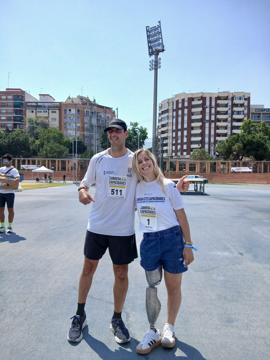 alberto_sendin's tweet photo. La Carrera de las Capacidades, impulsada por la Fundación Adecco, se celebra en el Estadi  de Valencia pistas es hacer kms. Esta iniciativa solidaria busca fomentar la inclusión laboral y social de las personas con discapacidad, Estoy Desiree  atleta paralimpica. https://t.co/FRDId6cynJ