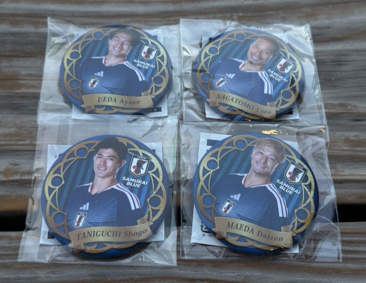 K5ssu's tweet photo. サッカー日本代表　カプセル　缶バッジ　交換

【譲】
前田大然、上田綺世、谷口彰悟、長友佑都

求→中村敬斗、堂安律、田中碧
3月.10月どちらでも可

郵送
リプorDMお願いいたします。 https://t.co/YGjNI5f6km