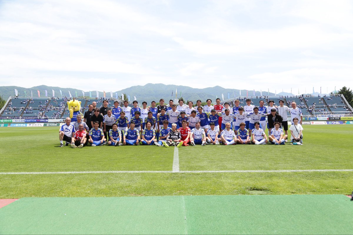 hayaaaaam's tweet photo. モンテディオ山形30周年レジェンドマッチに出場させていただきました。
久しぶりのスタジアム最高でした！
レジェンドの皆さんとプレー出来て楽しかったです。
#モンテディオ山形
#佐々木勇人 https://t.co/14aoEBN9wO