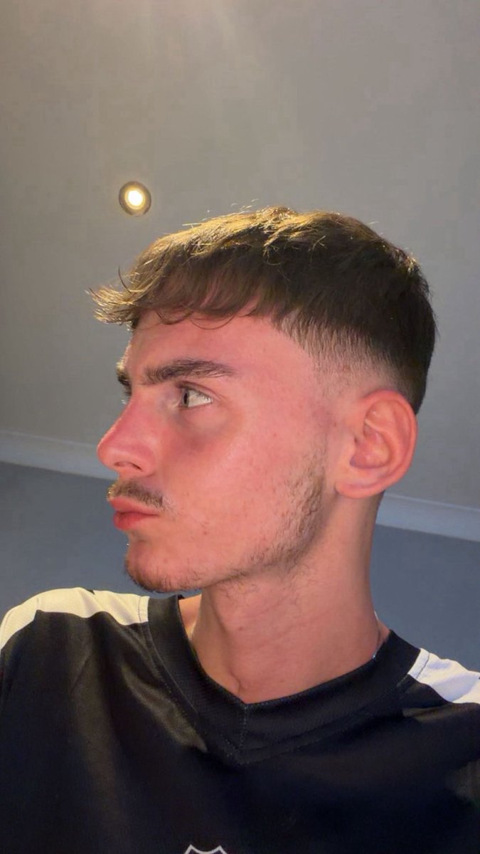 harryodyer's tweet photo. Desperately need a dl lad fwb or str8 guy fucking me it’s been ages 😩 hmu 20+ have pics I’ll keep it secret dw 👀 #dl #discret #football #twink #cumshot #bromley #ass #creampie #femboy #masclad #gay #londongay #twinks https://t.co/rb0arEJopn