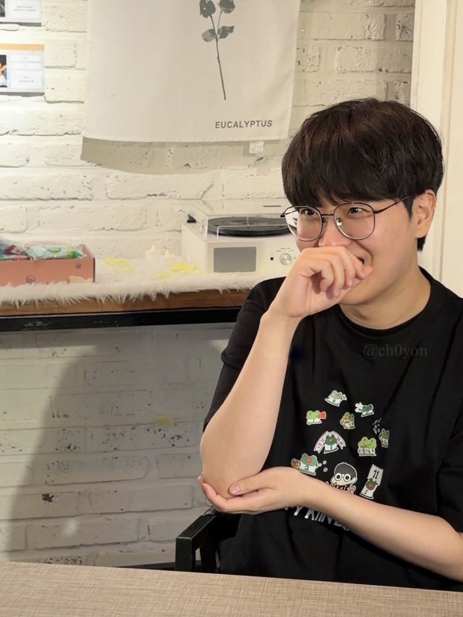 ch0yon's tweet photo. 마니 마니 웃었으면 https://t.co/f4Fagq4KAF