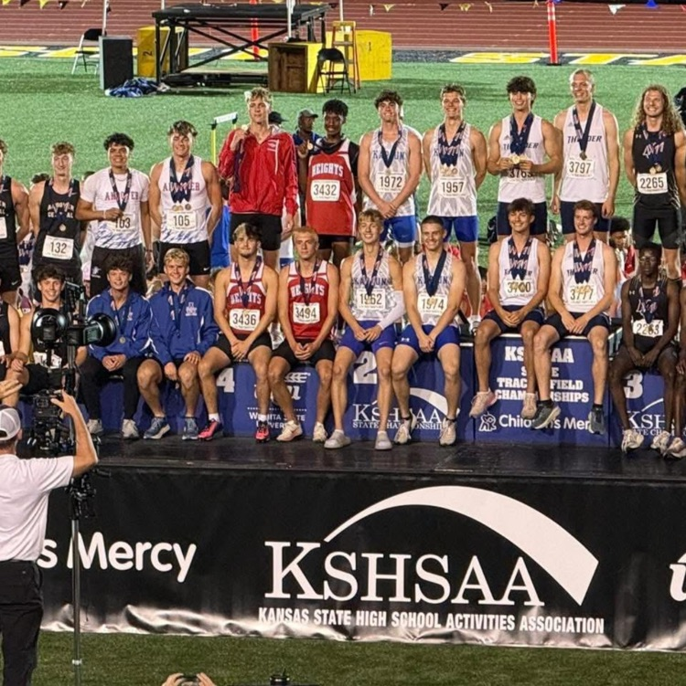 SHHSThunderbird's tweet photo. Our boys 4x4 relay team finished 4th to finish off a great state track weekend. Congratulations! #tbirdproud https://t.co/BfmvFKu88z