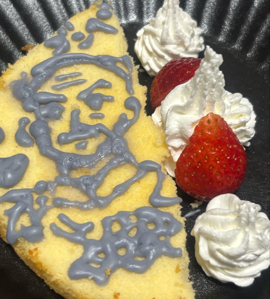 mi___ailes's tweet photo. これは去年のゴンベエ誕🍓 https://t.co/W2E5V89XDH