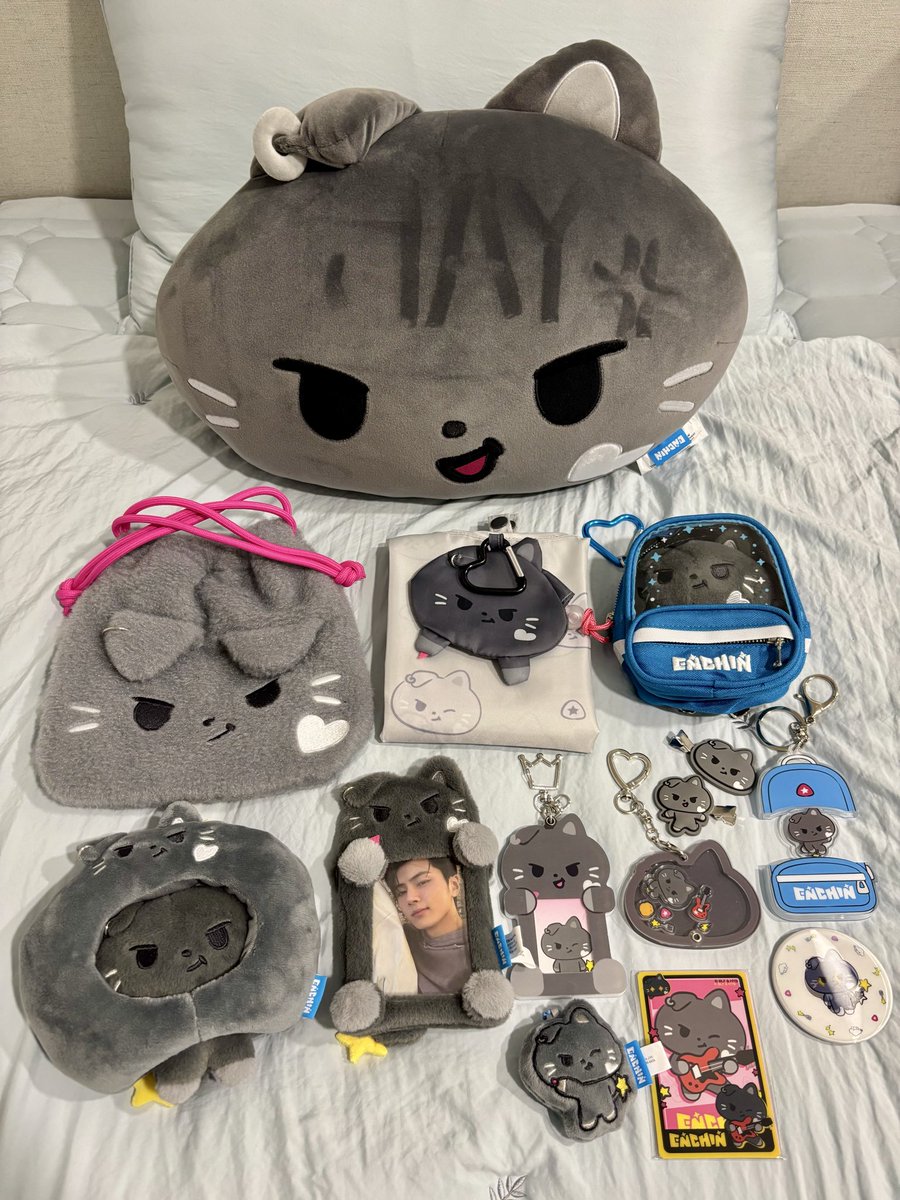 fruityoil's tweet photo. 녹스타 collection is complete ✅🤍🐈‍⬛🌟🎸

⤷  #녹스타 #NoxStar #제이 #JAY  ˎˊ˗ https://t.co/rHnBJqvYmz