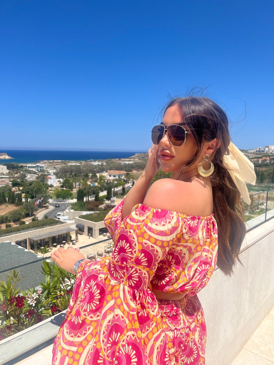 chloé tweet media