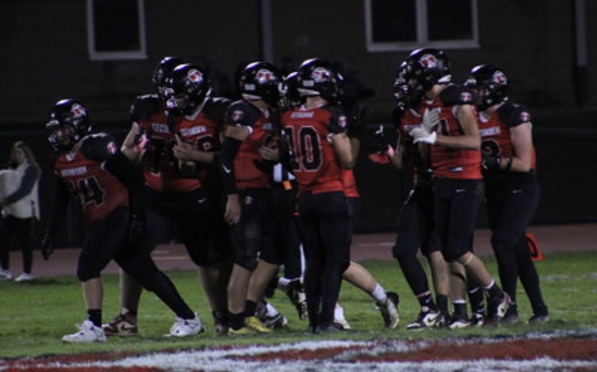 daltonnmmassie's tweet photo. I will be at the Miami (OH) Academic Mega Camp June 11 445-845!!!
Coach: @Csmith0039 

@CoachSmesko @CoachGeiger_ @John_bowes_ @Coach_DiRi @seancoyne12 https://t.co/d5QO4CrEg1
