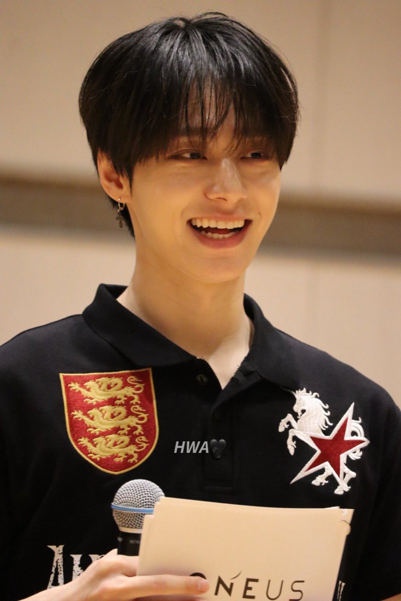 hwanwoong_ons's tweet photo. 260531 ONEUS 

#ONEUS #HWANWOONG #환웅 #ファヌン https://t.co/iHP2v4nIAG