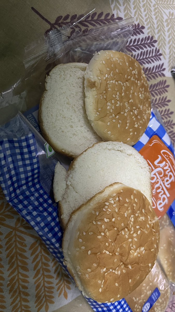 adityagoyal_07's tweet photo. @ZeptoNow Very disappointing experience. Received damaged buns in my order (Order ID: SQRMJJARM15882). The buns were broken/crushed on delivery and not in proper condition. Requesting an immediate refund or replacement. Photos attached for reference. #Zepto #CustomerService https://t.co/nhCjz7fnBQ