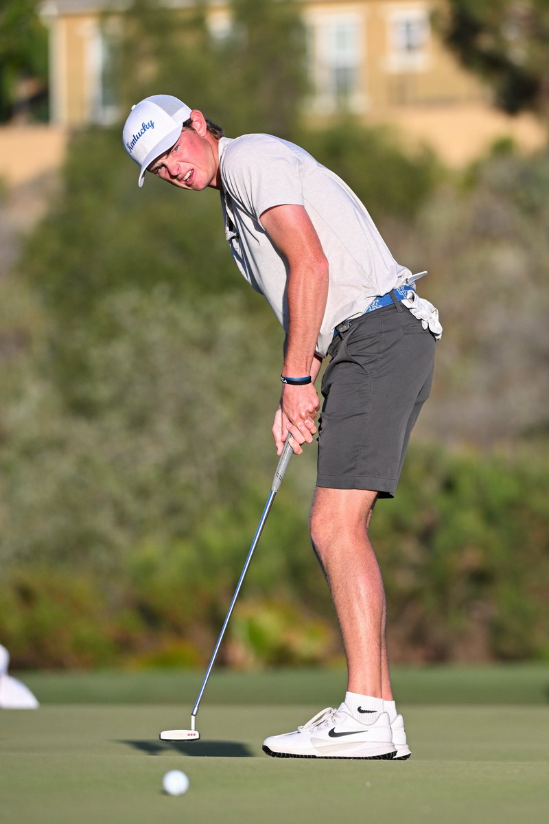 UKmensgolf's tweet photo. Through two rounds, @jacoblang2024 is T32 at 1-under par. 

He'll tee off in round three at 5:02 p.m. ET looking to make the cut and advance to Monday's final round! 

📊https://t.co/Kha1c2Ow2Z
📺https://t.co/1BN0OE5fux https://t.co/CiRpAZmlDQ