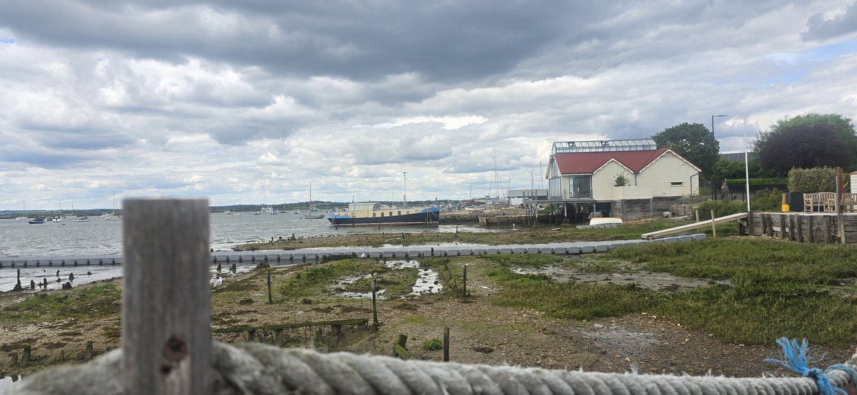 Brooks675480's tweet photo. Mersea island #staycay https://t.co/7C1K7KOYkB