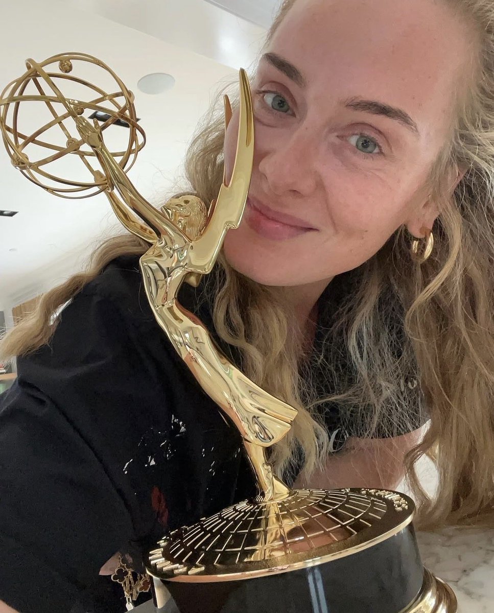 superioradkins's tweet photo. @August_fantasy you wish taylor swift actually won a competitive emmy like adele did💀 https://t.co/qgJ0yg7l5m