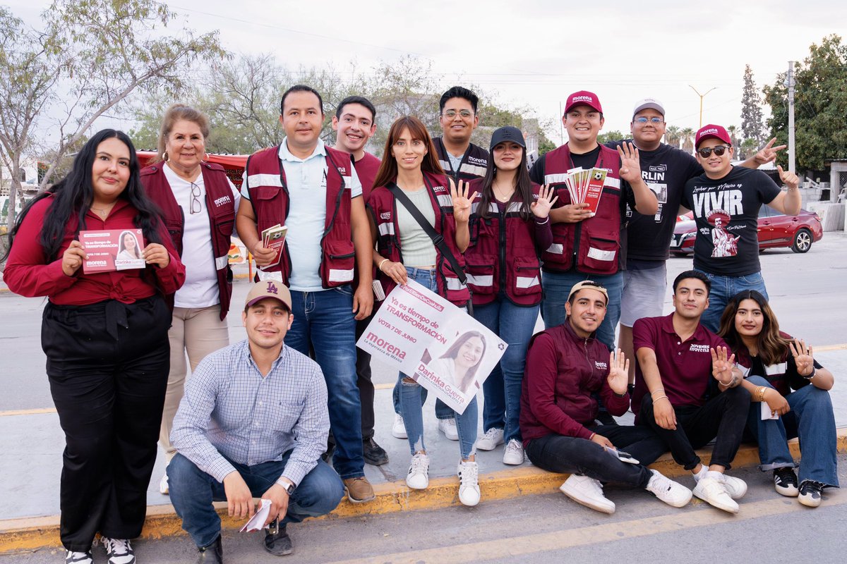 AaronEnrGar's tweet photo. En el Ejido Santo Tomás en Coahuila, la juventud del estado sigue avanzando sin descanso. Con la enorme energía de los compañeros de Hidalgo y Durango que nos acompañan, volvemos a recorrer el territorio para informar al pueblo y respaldar con orgullo a nuestra candidata joven https://t.co/LlKiQZ4rDs