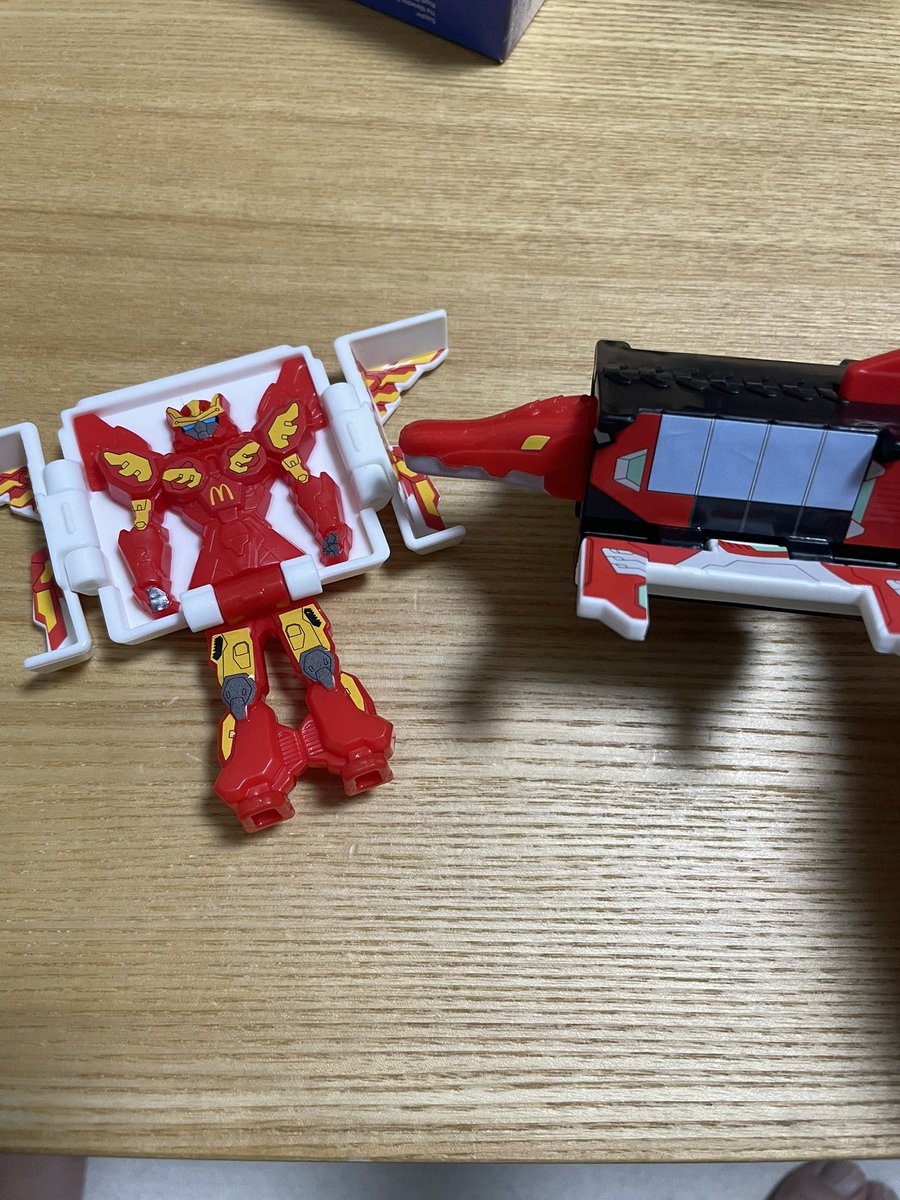 kh_noah_'s tweet photo. ナゲットロボと
メガモッサ https://t.co/7lpaZH0Z9a