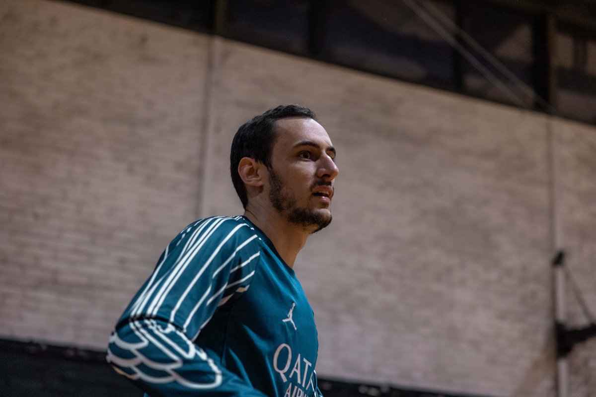 KCRedWall's tweet photo. CHAMPION MON FRERE ! 🏆

Visiblement au KC AirBall, on supporte les bonnes équipes !!

RENDEZ-VOUS LE 06 JUIN POUR LA PROCHAINE EDITION 🟥🏀

➡️ https://t.co/k286WoslZQ

#KCORP https://t.co/dkY9AMyUG0