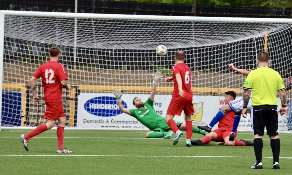 ScotAmFA's tweet photo. Only Sport Sunday Trophy FINAL at Indodrill Stadium, Alloa
Eddy’s Bar  2
Caledonian Spartans  1
After 27 Minutes https://t.co/vaRdqaQTve