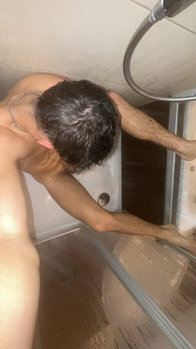 twink2006jj's tweet photo. Having a good time in the shower 💦💦 https://t.co/qJ5qdD3sUj