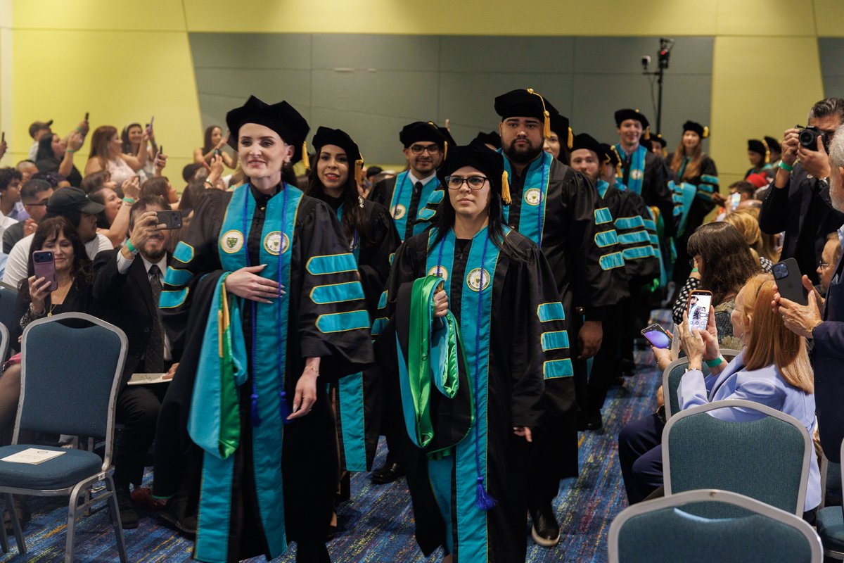 interpuertorico's tweet photo. Felicitamos a la Clase Graduanda 2026 de la Escuela de Optometría de la Inter.
Les deseamos mucho éxito en esta nueva etapa y les agradecemos por llevar con orgullo el nombre de la Inter. ¡El futuro se ve brillante! ✨👁️ https://t.co/rvXAWNL8CE