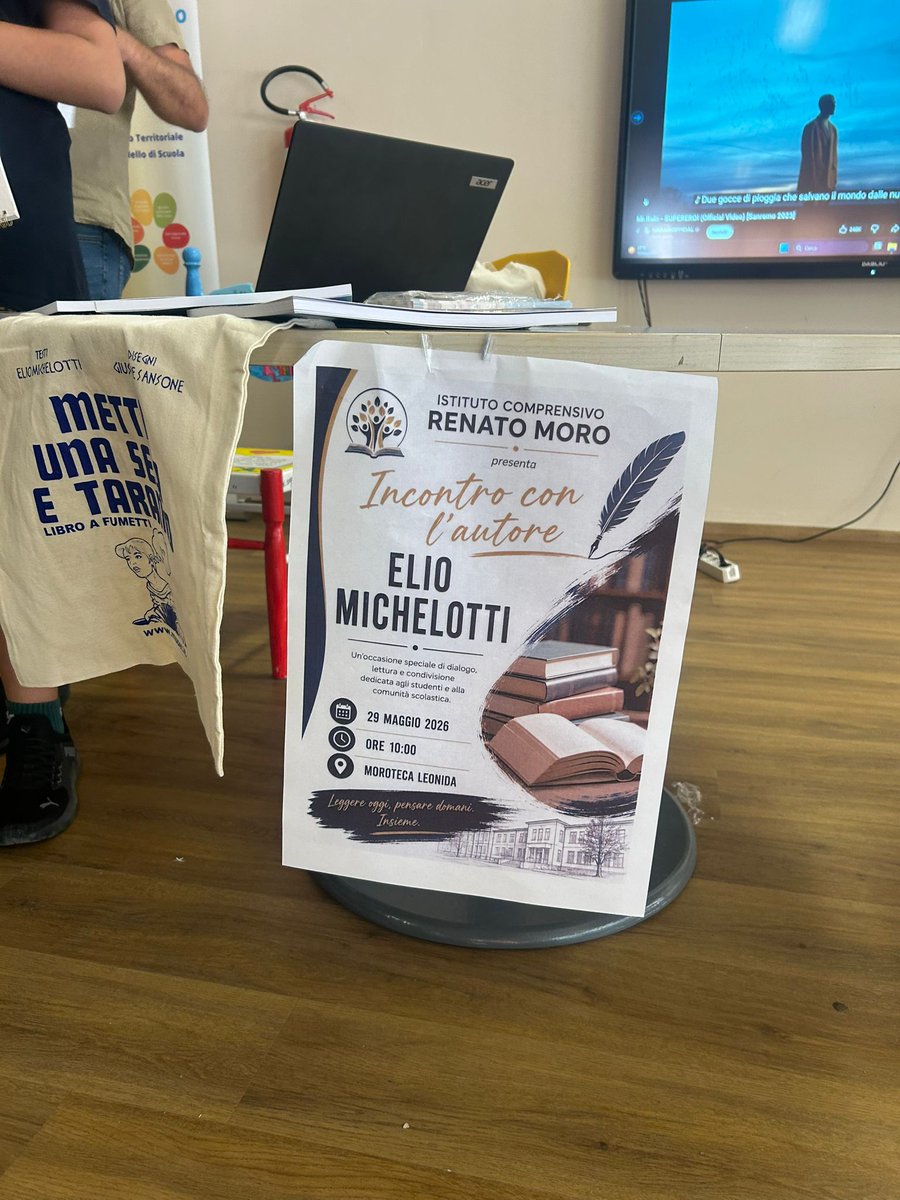 ElioMichelotti's tweet photo. Il vero eroe ha il coraggio di mostrarsi fragile, ce lo dice anche #Falanto con la sua immaginifica storia di fondazione di #Taranto. Mitici gli studenti delle prime classi della #RenatoMoro #Leonida di #Taranto  Un grazie alla DS #LoredanaBucci e alla prof.ssa #FrancescaMellea https://t.co/gHS8pNPMs3