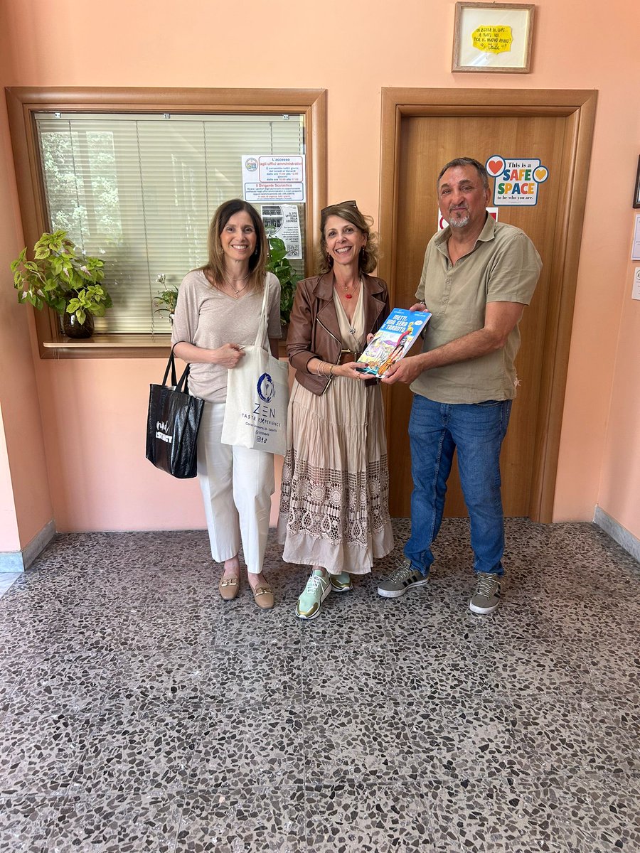 ElioMichelotti's tweet photo. Il vero eroe ha il coraggio di mostrarsi fragile, ce lo dice anche #Falanto con la sua immaginifica storia di fondazione di #Taranto. Mitici gli studenti delle prime classi della #RenatoMoro #Leonida di #Taranto  Un grazie alla DS #LoredanaBucci e alla prof.ssa #FrancescaMellea https://t.co/gHS8pNPMs3