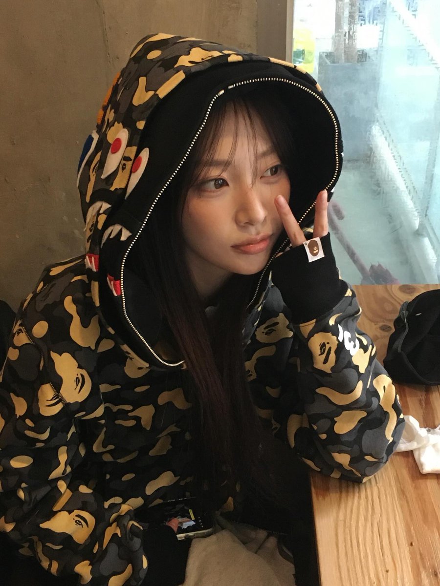 jhlvscl's tweet photo. 내 영원한 막냉이 혜원이 생일축하해 💕💕 https://t.co/TV3xXjhg0V