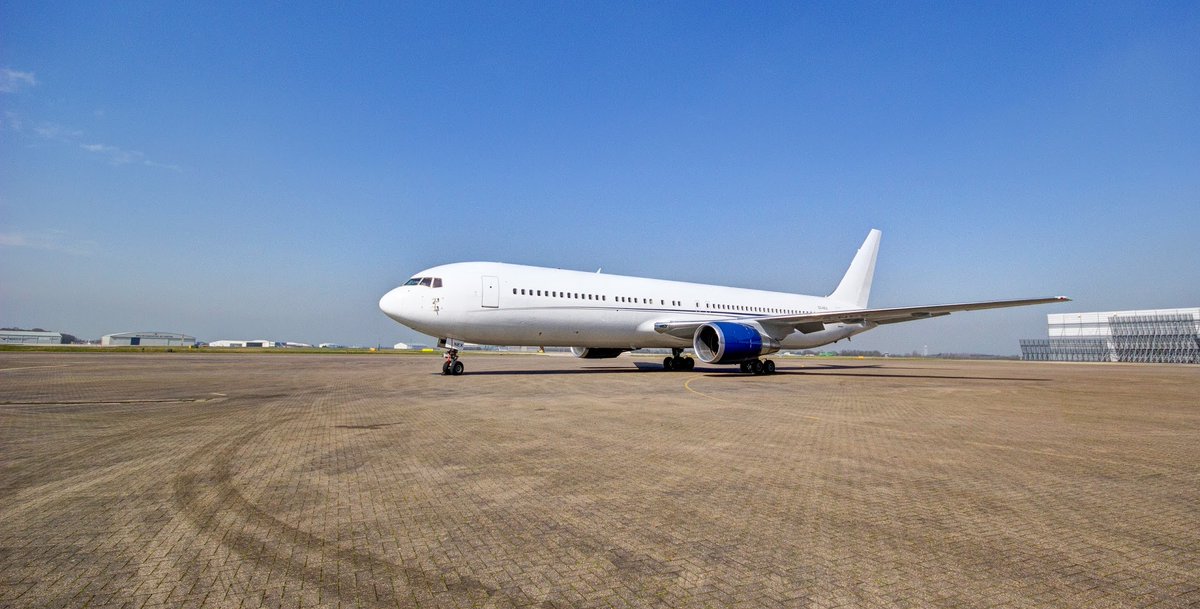 MocAviacao's tweet photo. E quem irá transportar a seleção Brasileira para a Copa do Mundo, é o ZS-NEX, um Boeing 767-300ER todo executivo com 35 anos. Operado pela Aeronexus Corporate da África do Sul. https://t.co/okWl6yYXEq