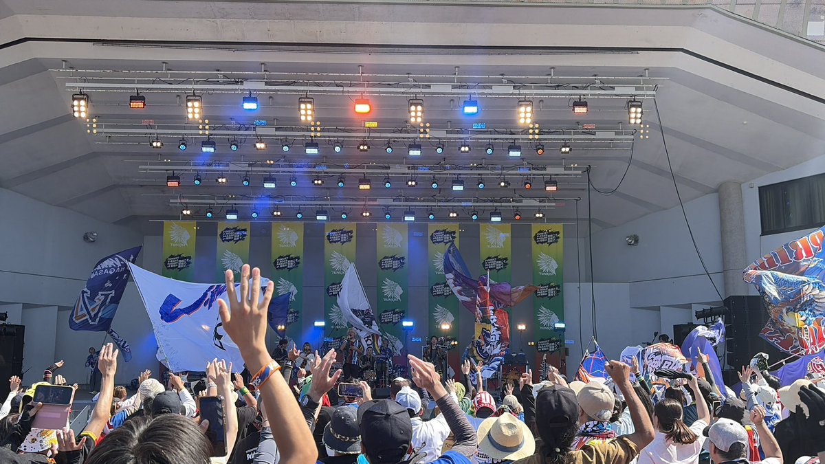 kooheys's tweet photo. 初めての稲佐山、FUNKISTのおかげで家族でデビューできました！西郷さんも言ってた通りヴェルカのパレードや、ゆずのライブもあったんです。でも、稲佐山に行って良かった！間違いなく記憶に残る思い出になりました、ありがとう、FUNKISTのみなさん！

@SAIGOH_FUNKIST 
#FUNKIST https://t.co/LHVbF3Osxo