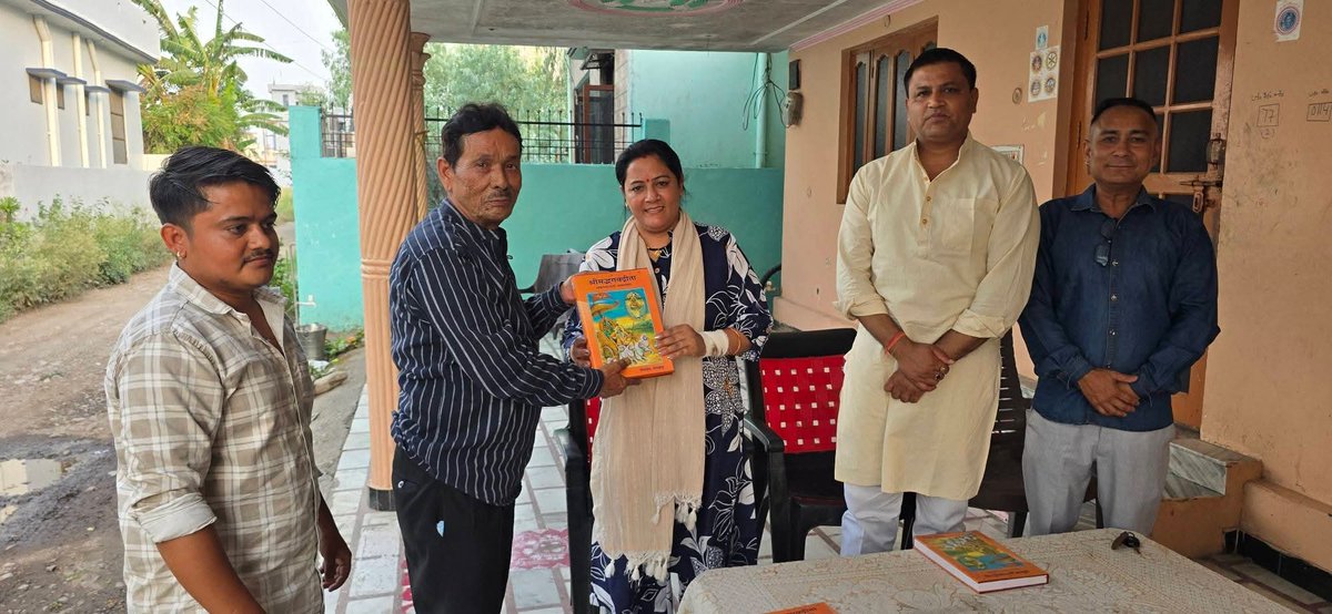 vbhagat15's tweet photo. आज कालाढूंगी विधानसभा के कमलवागांजा मेहता मे प्रधान मनीष भट्ट जी के साथ जनता जनार्दन से भेंट की एवं अनेक विषयो पर चर्चा की।
इस अवसर पर ब्लॉक प्रमुख मंजू गौड जी, पूरन गौड जी, मनीष आर्य जी समेत गणमान्य उपस्थित रहे। https://t.co/Ue3twWfWMJ