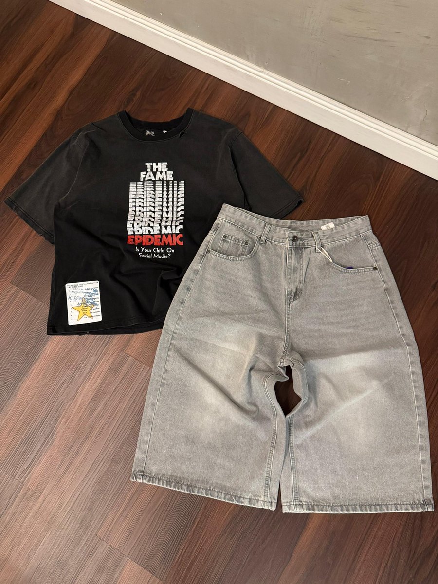 Wears Plug 🔌🛒🛍️ tweet media
