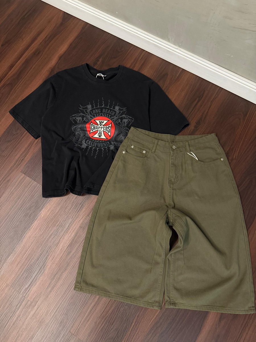 Wears Plug 🔌🛒🛍️ tweet media